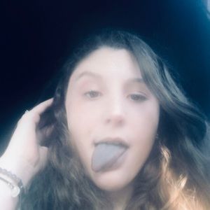 Meet your Posher, Hallie